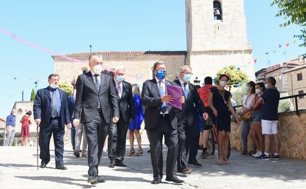 Imagen principal - Honores para el patrón de Burgos en el octavo centenario de su muerte