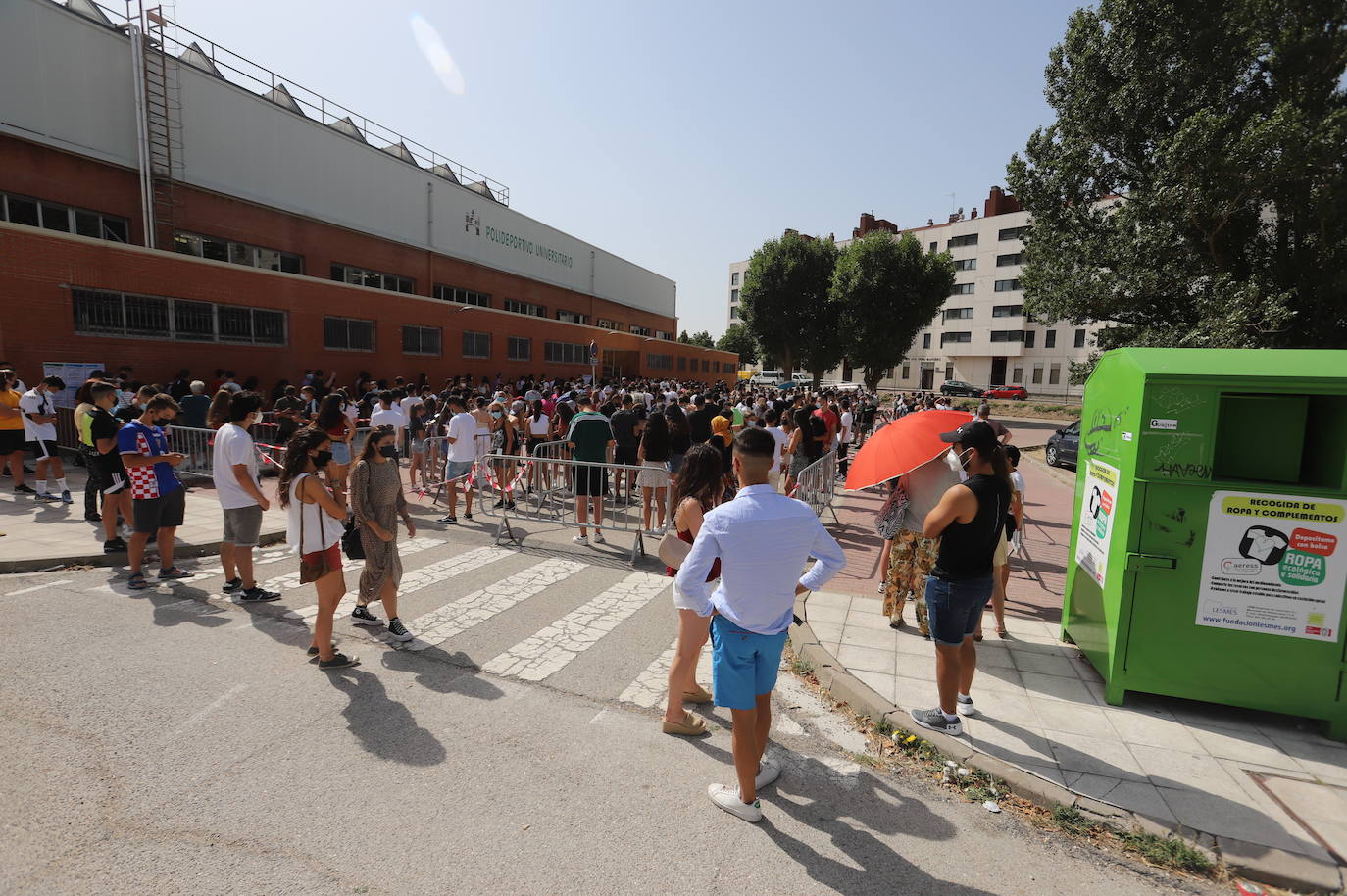 Fotos: Los burgaleses de 16 y 17 años comienzan a vacunarse contra la covid