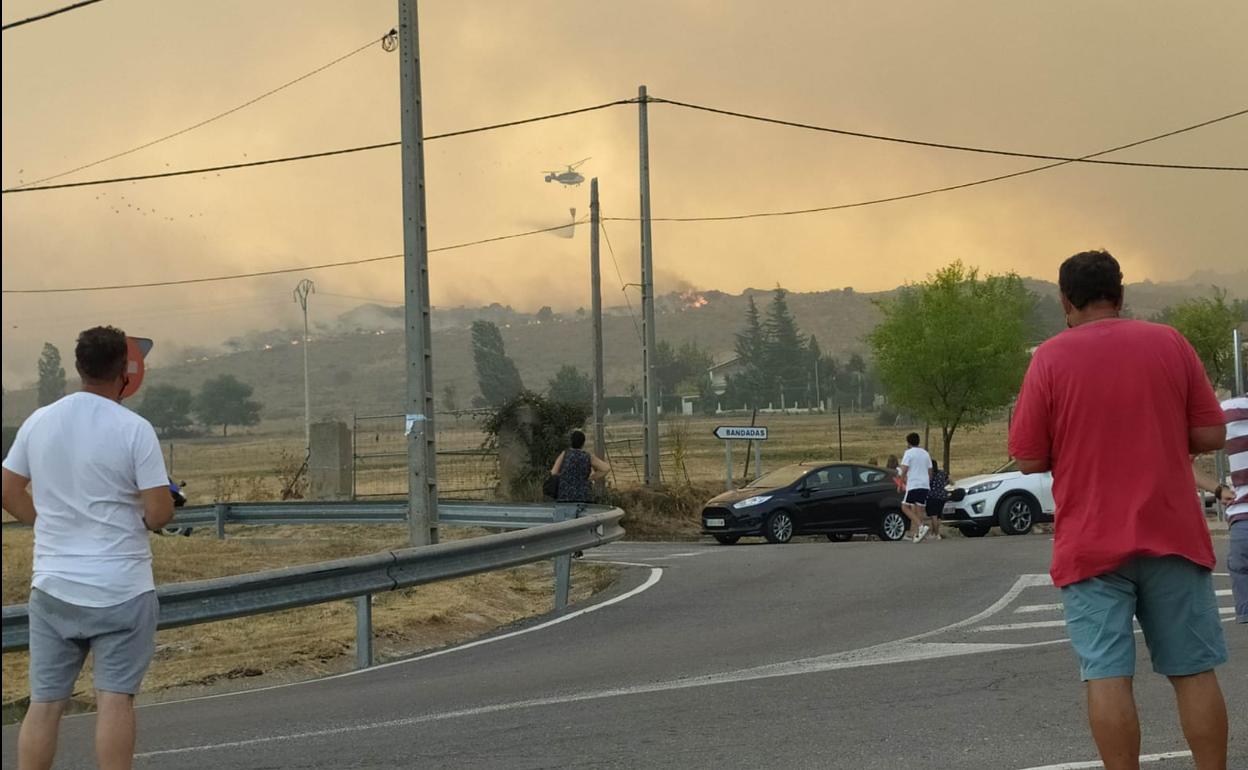 Vecinos evacuados del pueblo de Palacios. 