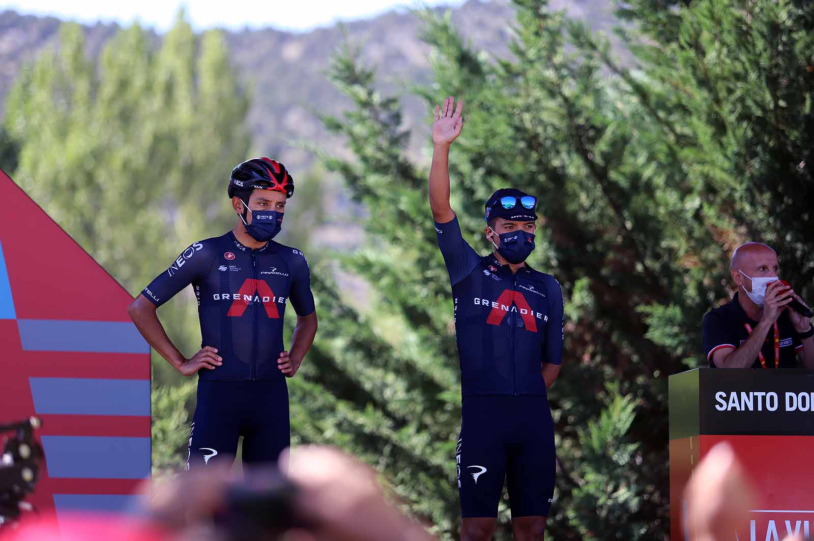 La localidad burgalesa disfruta con el inicio de una jornada marcada por la montaña.