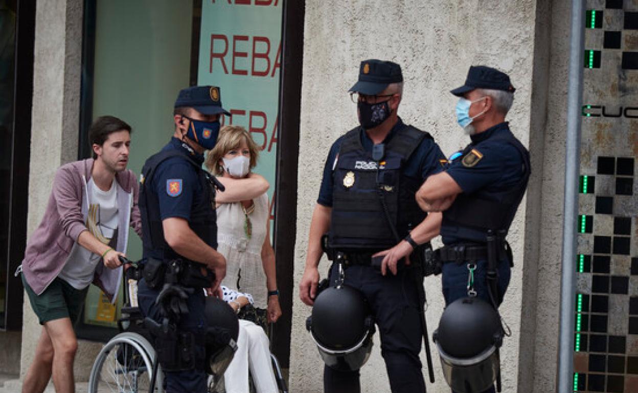 Agentes de la Policía Nacional. 