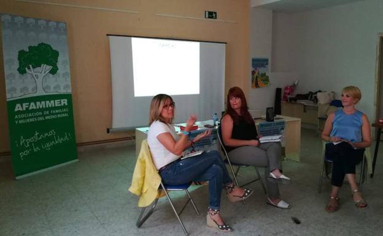 Afammer se fundó en 1982 para dar voz a las mujeres del mundo rura, imagen de archivo de emprendedoras burgalesas.