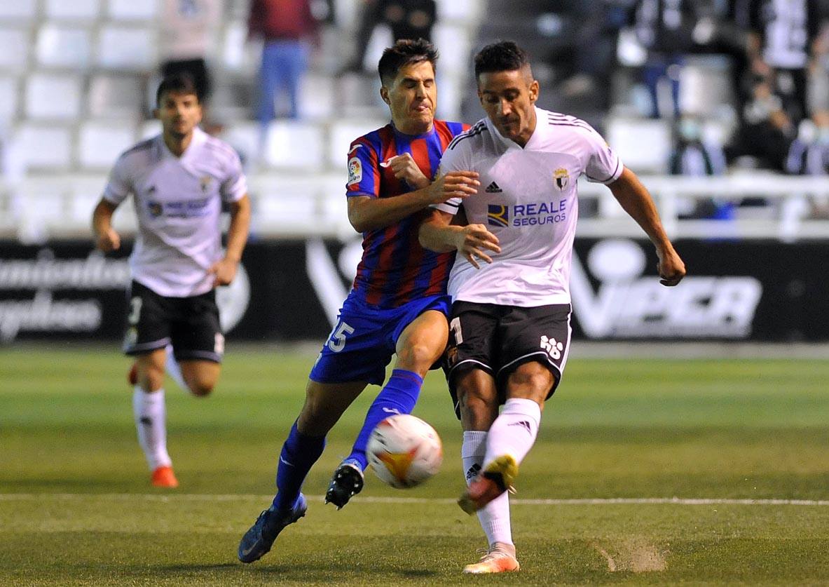 Fotos: Imágenes del Burgos CF - Eibar en El Plantío