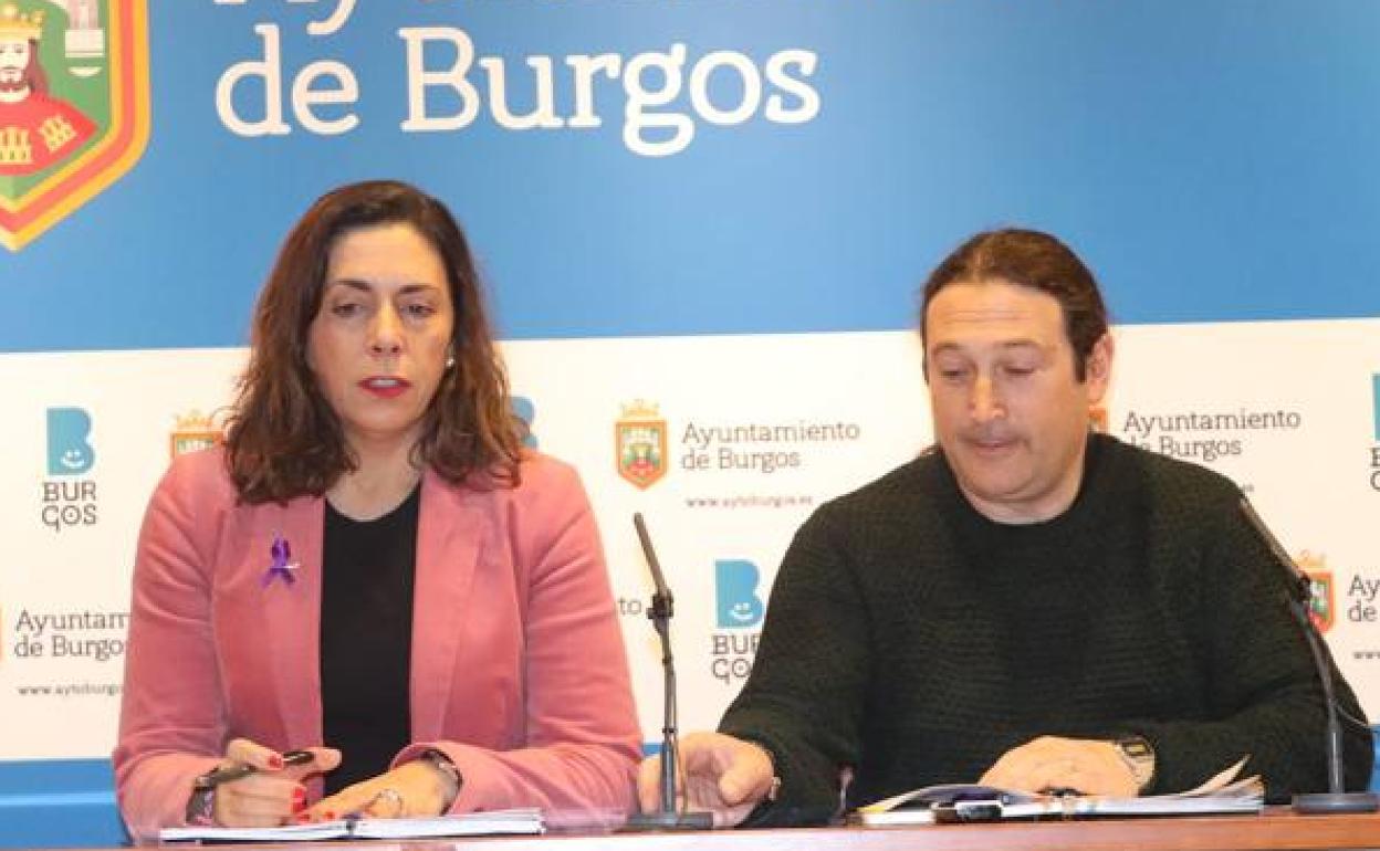 Margarita Arroyo e Israel Hernando, concejales de Podemos en el Ayuntamiento de Burgos. 