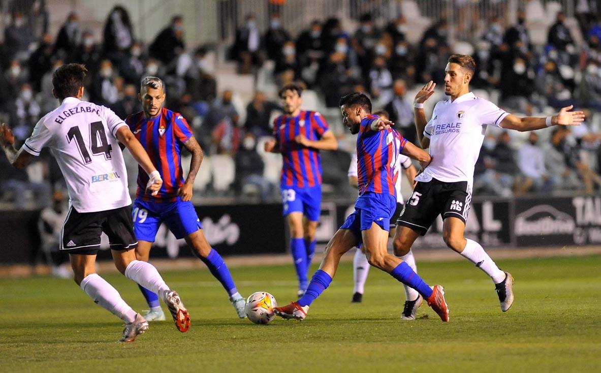 Fotos: Imágenes del Burgos CF - Eibar en El Plantío