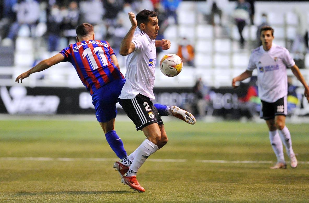 Fotos: Imágenes del Burgos CF - Eibar en El Plantío