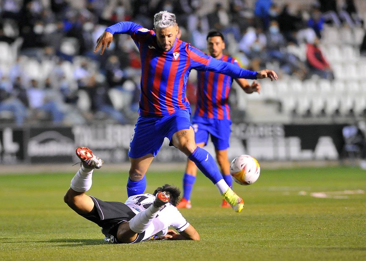 Fotos: Imágenes del Burgos CF - Eibar en El Plantío