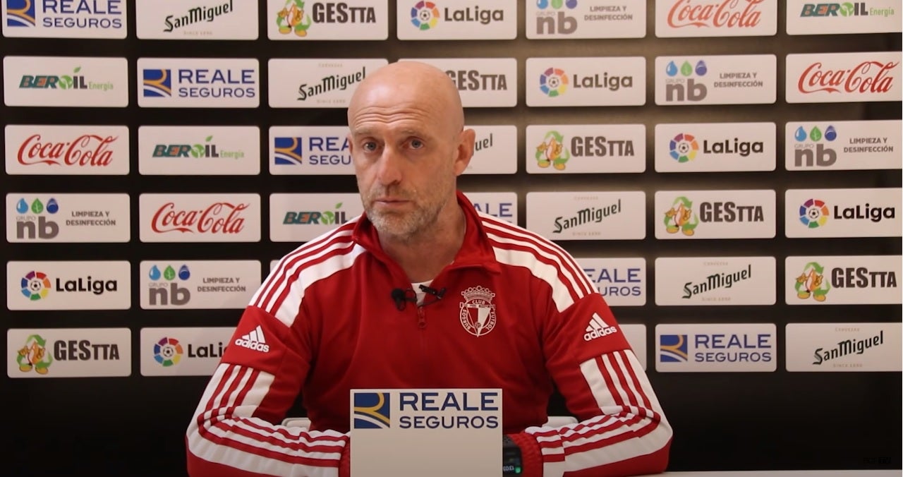 El técnico blanquinegro durante la rueda de prensa previa del derbi ante el Real Valladolid.