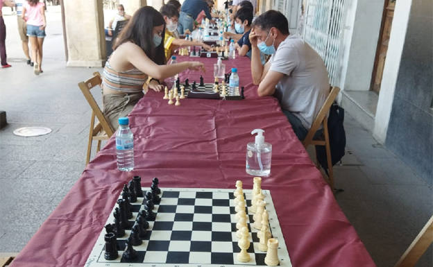 Partidas simultáneas en el XXXV Torneo del Cordero. 