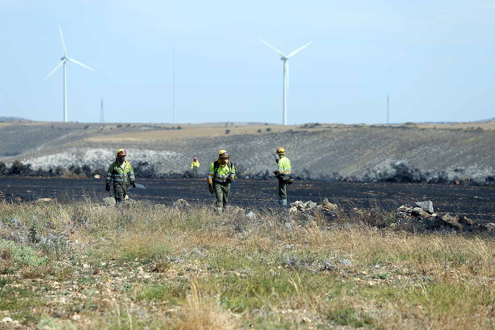 Fotos: Incendio en el parque eólico de Valle de Santibáñez