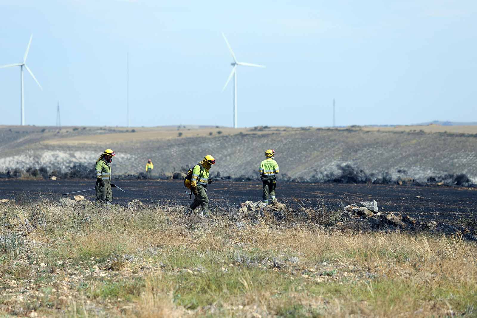 Fotos: Incendio en el parque eólico de Valle de Santibáñez