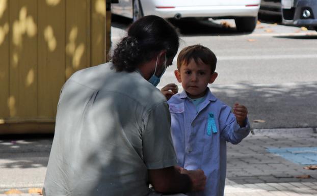 El pequeño Gael se estrena en el cole de mayores.