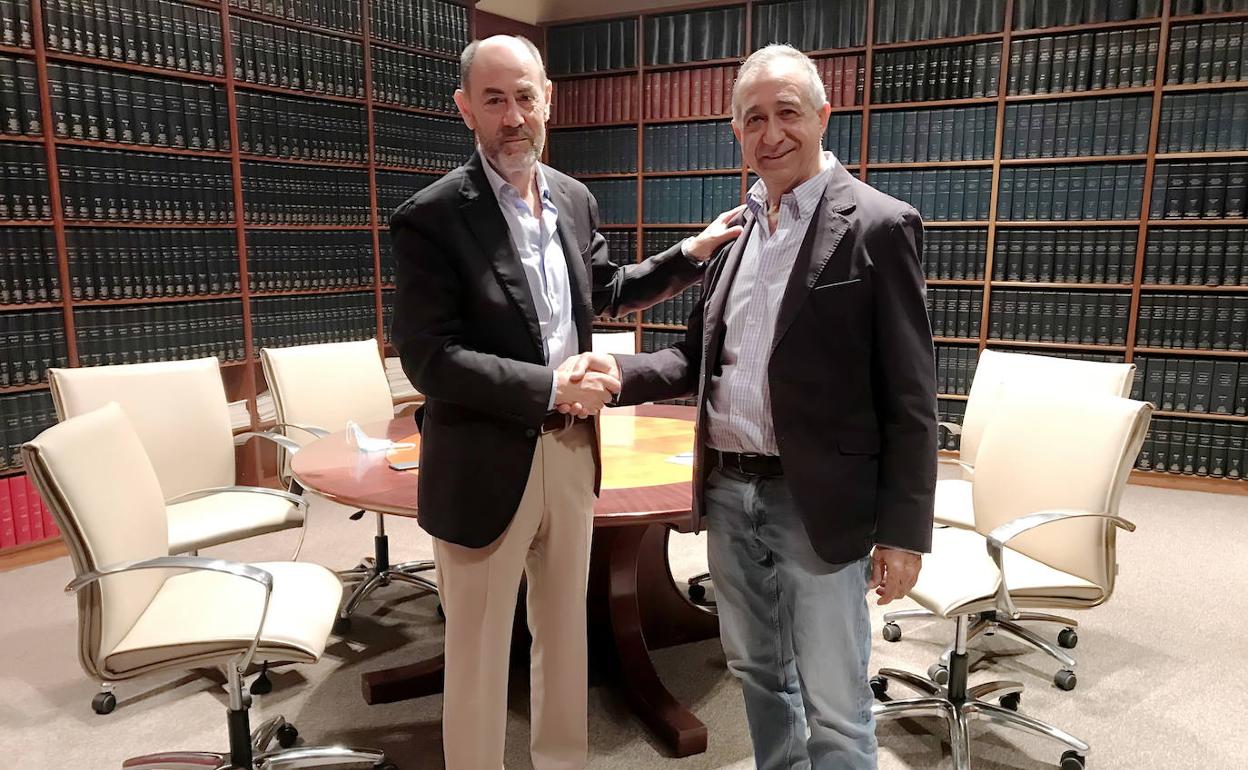 Jesús Posadas y Justino Medrano durante la reunión.