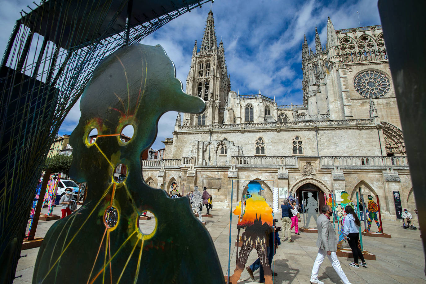 Fotos: Esculturas de peregrinos que señalizan el Camino de Santiago a su paso por Burgos