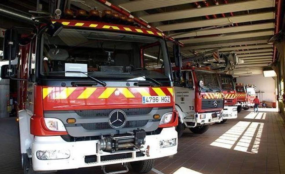 El incendio de una lavandería alarma a los vecinos de la Avenida Cantabria