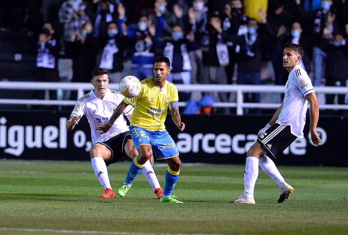 Fotos: El Burgos CF suma un empate frente a Las Palmas