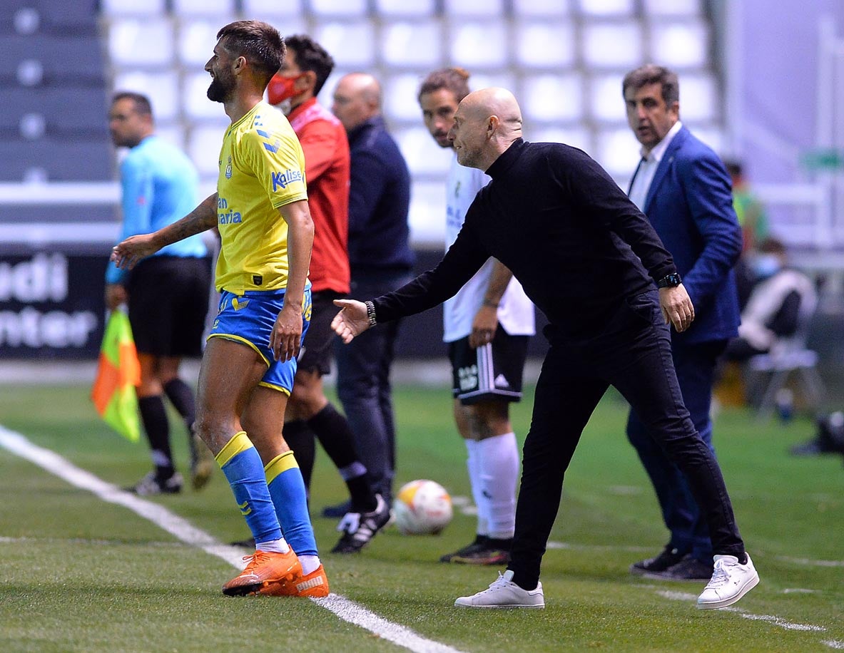 Fotos: El Burgos CF suma un empate frente a Las Palmas