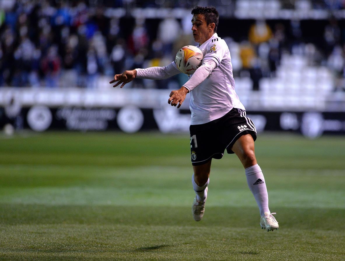 Fotos: El Burgos CF suma un empate frente a Las Palmas