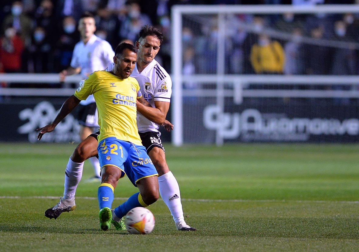 Fotos: El Burgos CF suma un empate frente a Las Palmas