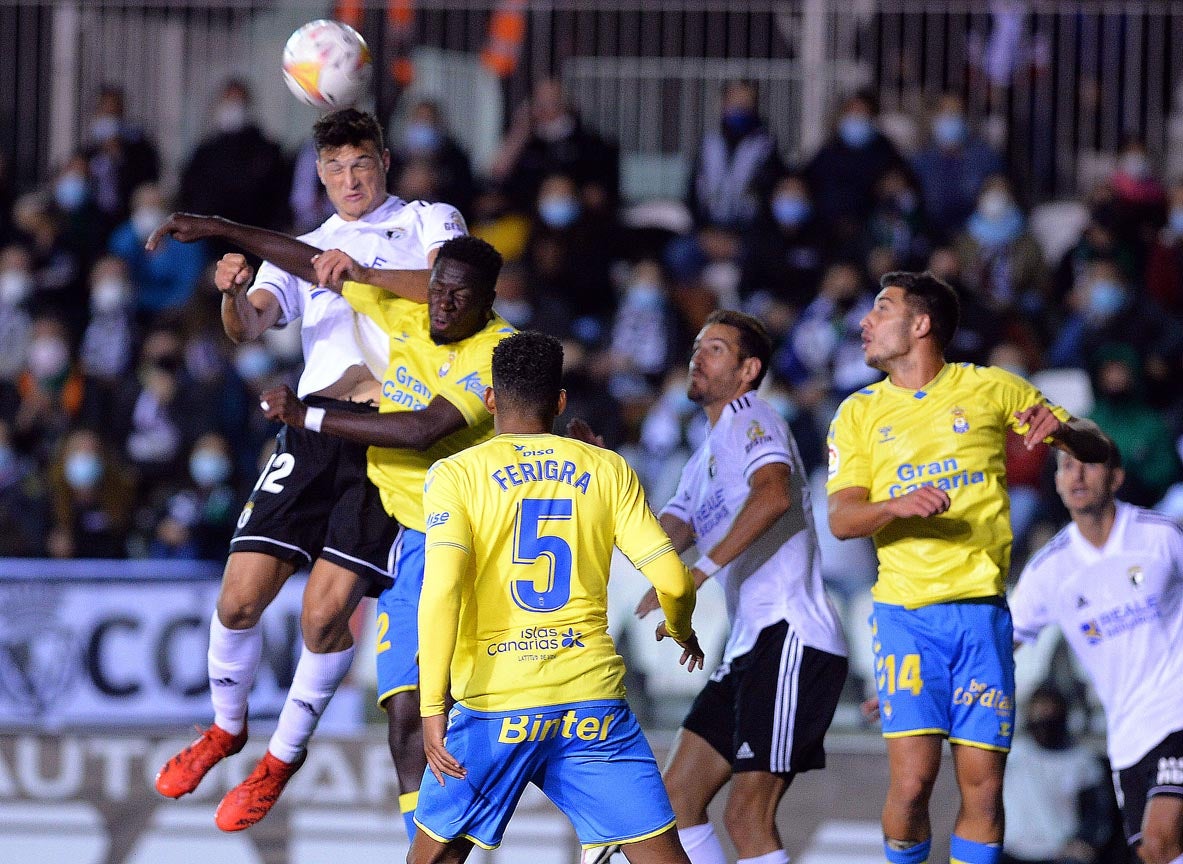 Fotos: El Burgos CF suma un empate frente a Las Palmas