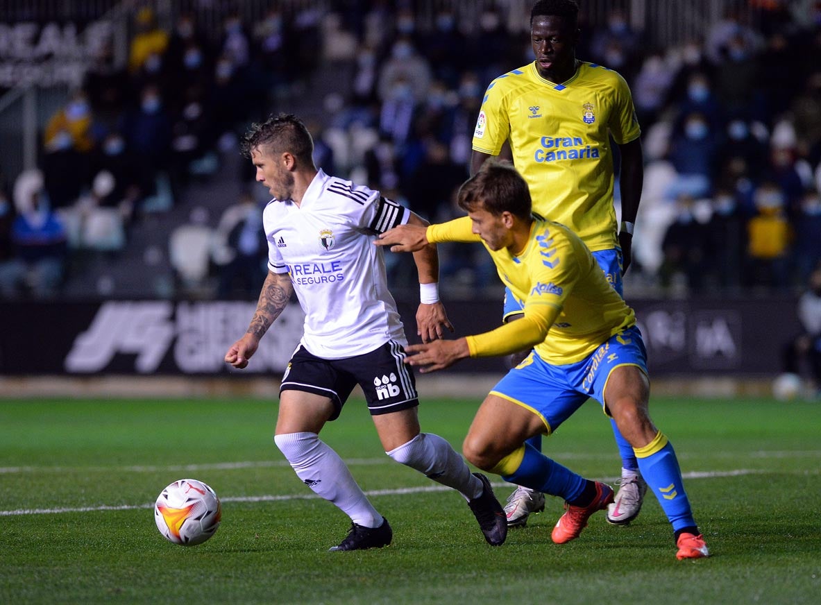 Fotos: El Burgos CF suma un empate frente a Las Palmas