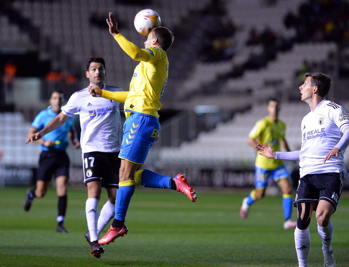 Fotos: El Burgos CF suma un empate frente a Las Palmas