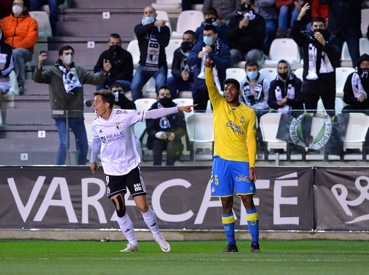 Fotos: El Burgos CF suma un empate frente a Las Palmas