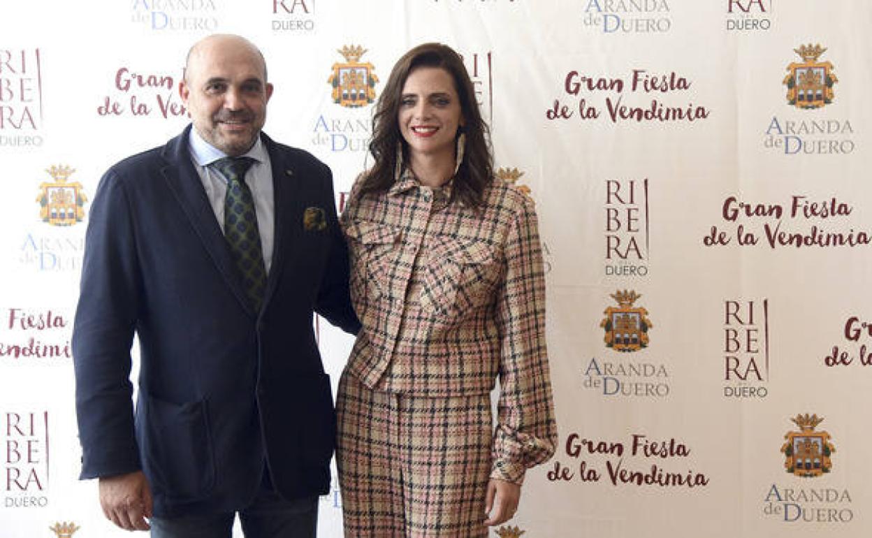 Fernando de la Varga y Macarena Gómez en la Fiesta de la Vendimia de Aranda de Duero.