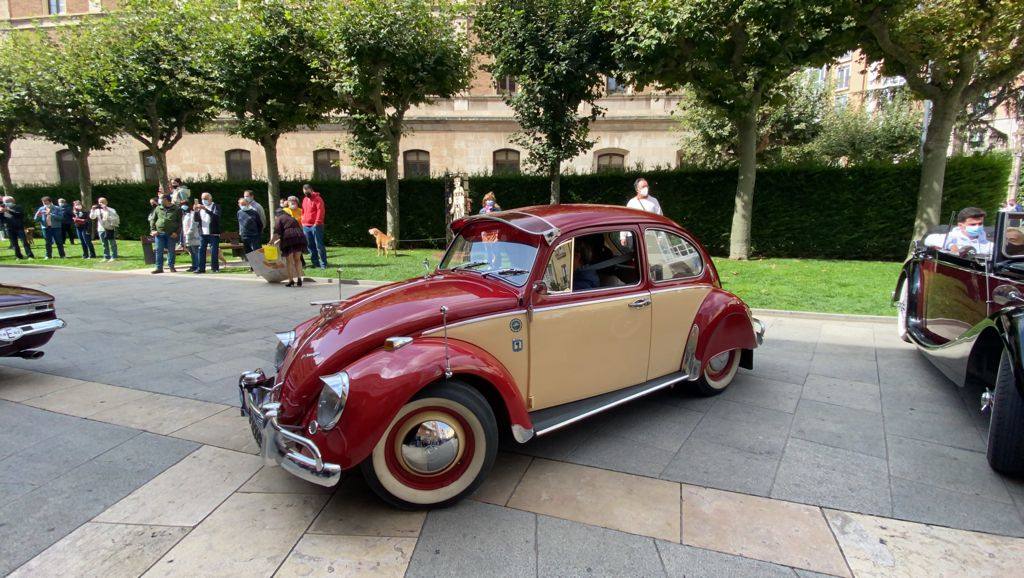 Fotos: Burgos se llena de coches clásicos en favor de la AECC