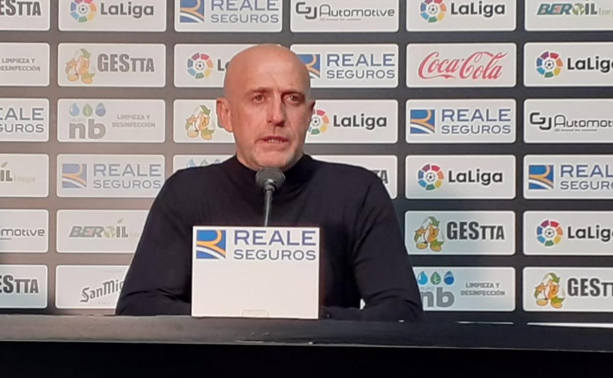 Julián Calero durante la rueda de prensa post partido.