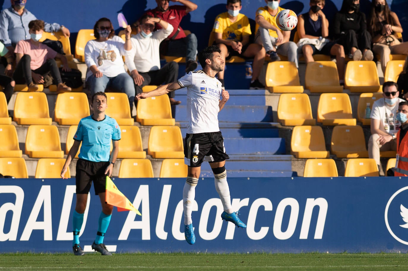 Fotos: El Burgos CF cae en casa del colista