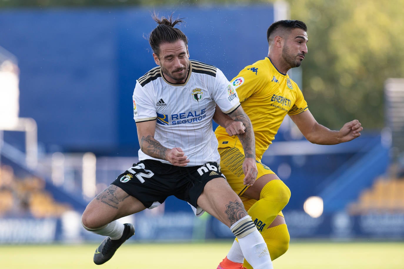 Fotos: El Burgos CF cae en casa del colista