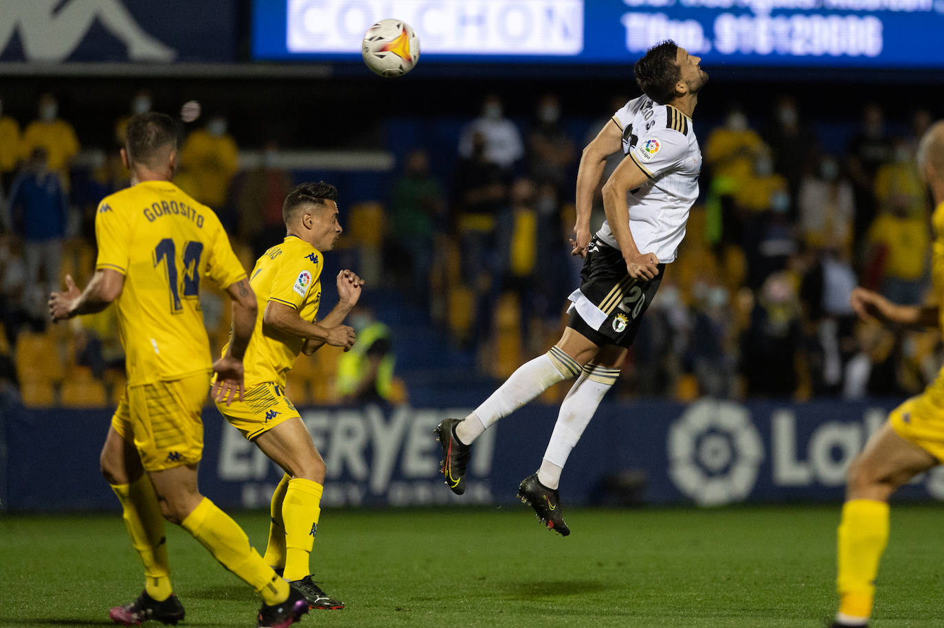 Fotos: El Burgos CF cae en casa del colista