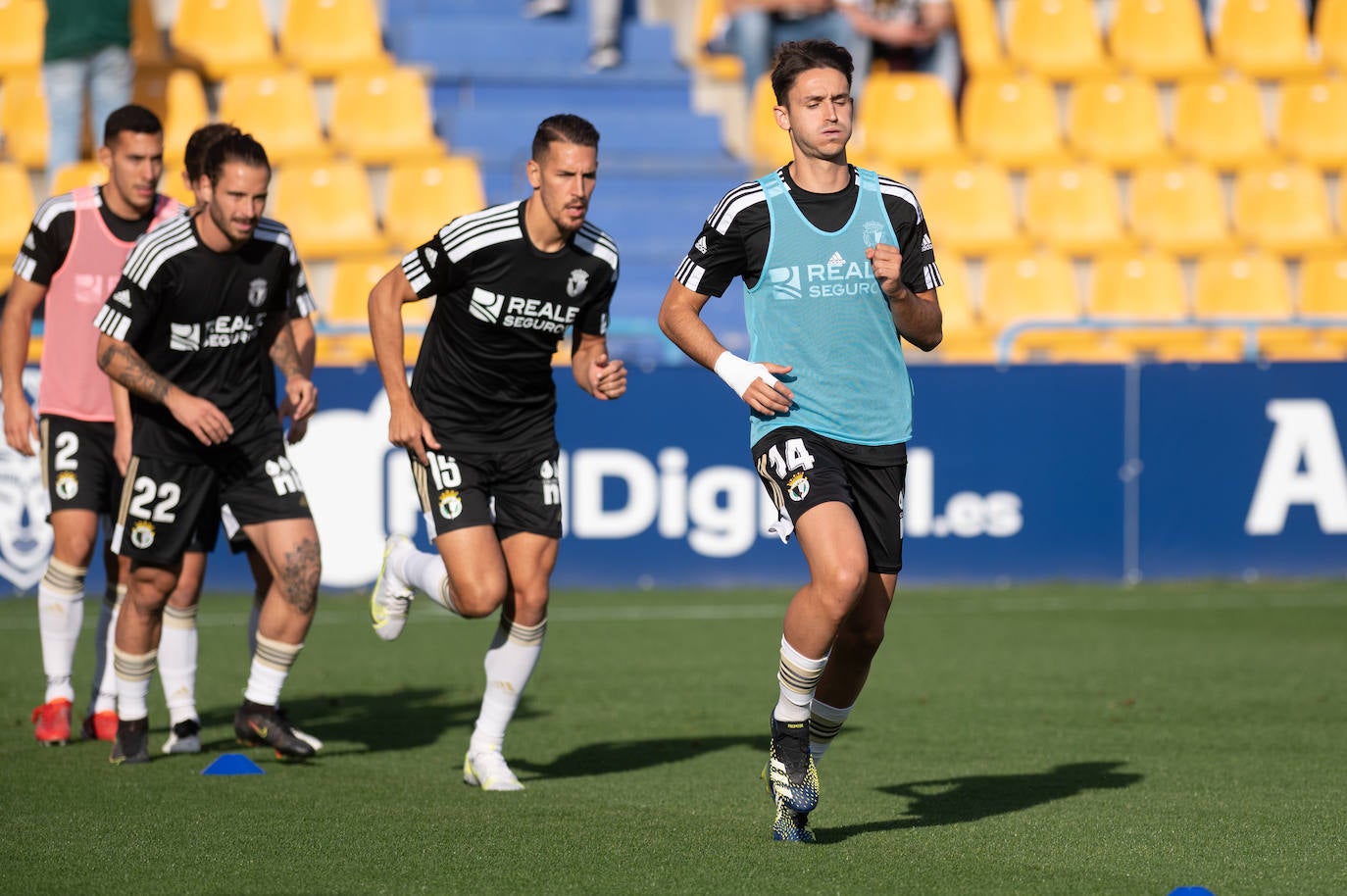 Fotos: El Burgos CF cae en casa del colista