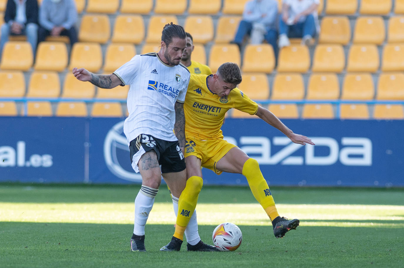 Fotos: El Burgos CF cae en casa del colista