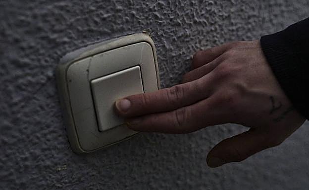 La luz sube un 44% en el último año, y las gasolinas un 42%