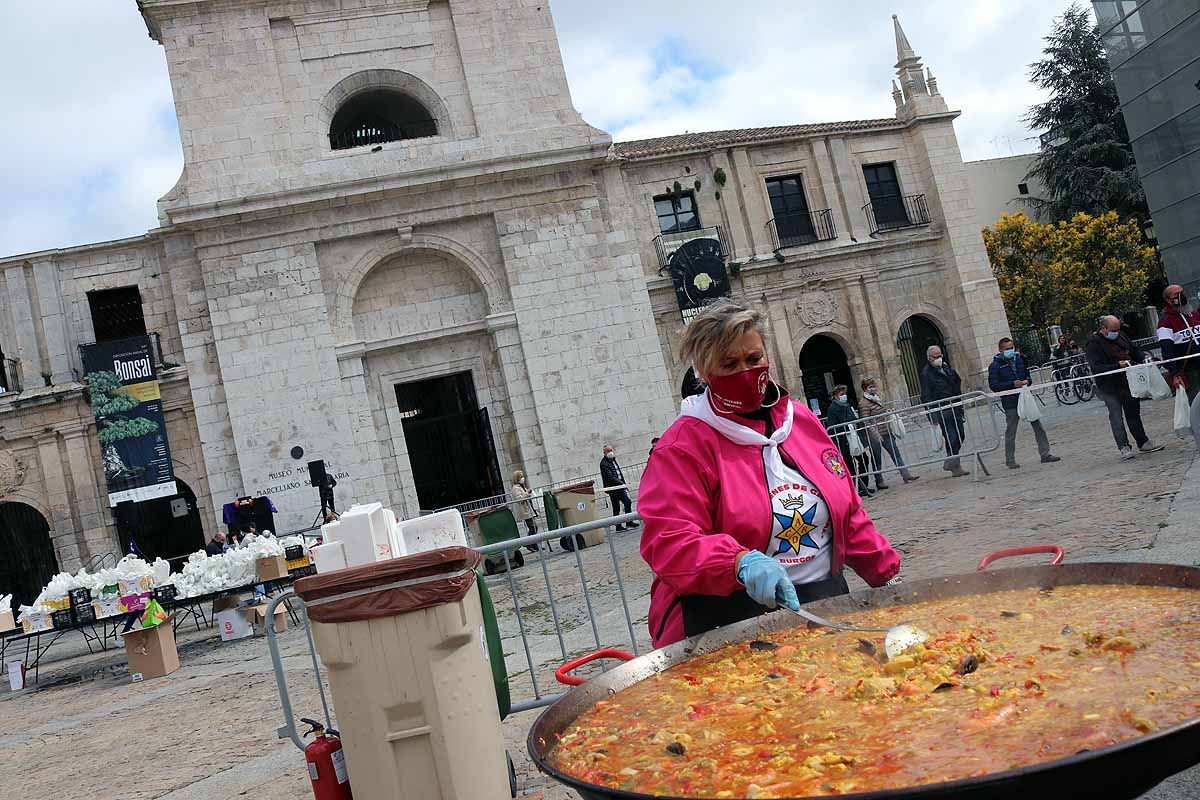 Fotos: 350 kilos de arroz para enviar desde Burgos más de 20.000 euros a La Palma