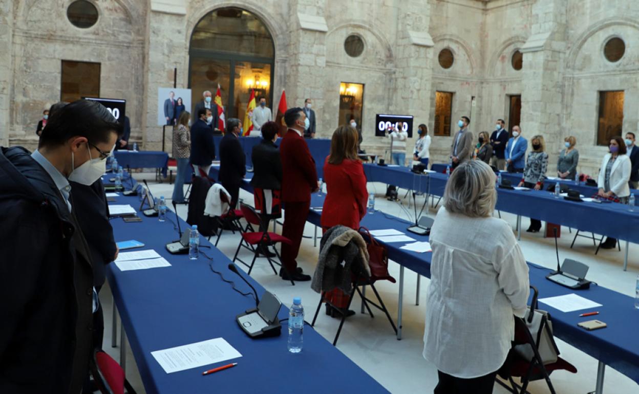 Imagen del último pleno municipal, con presencia de Rodríguez-Vigil junto a sus compañeros de Cs.