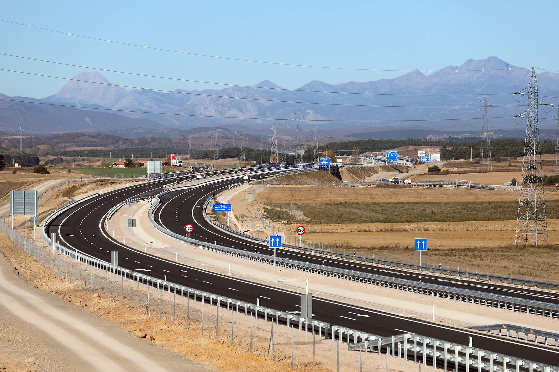 Fotos: La apertura del nuevo tramo de la A-73, inminente