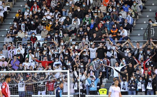 El Burgos CF oferta 34 plazas para ir en avión a ver el partido frente al Almería