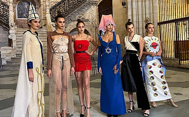 Imagen principal - La polémica de C. Tangana llega a Burgos: el Cabildo retira unas fotos de modelos en la Catedral