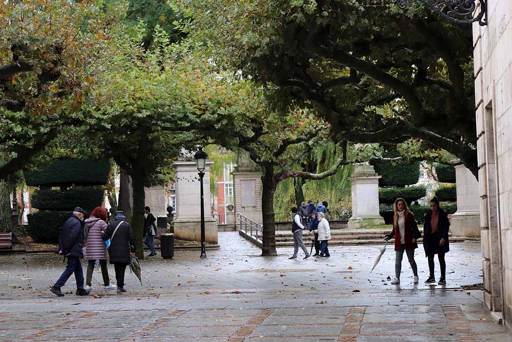 Fotos: Burgos se despide octubre con lluvia