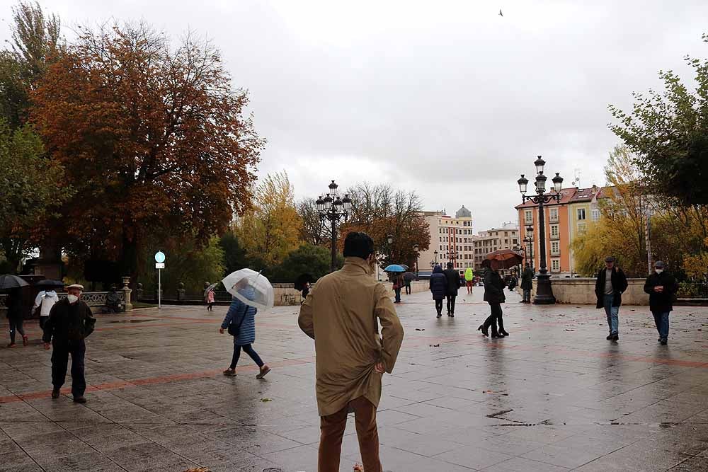 Fotos: Burgos se despide octubre con lluvia