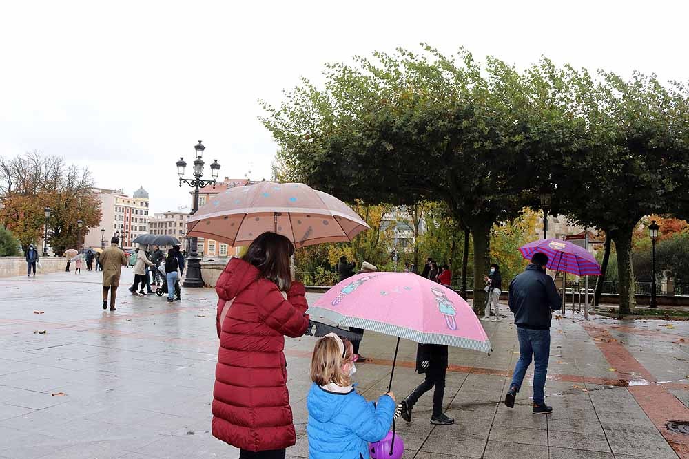 Fotos: Burgos se despide octubre con lluvia