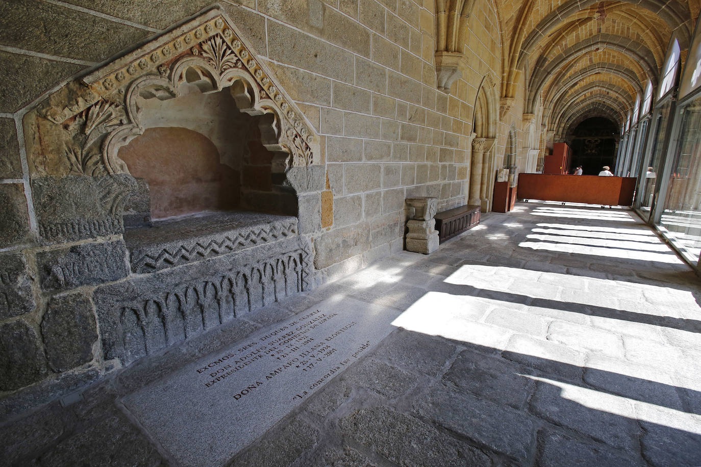 La tumba de Adolsfo Suárez en la Catedral de Ávila