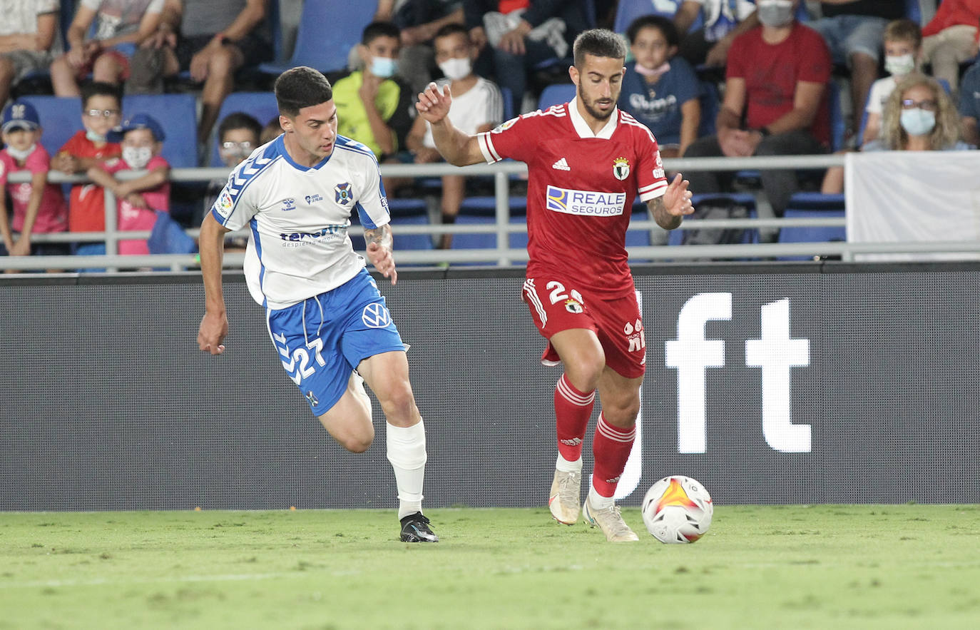 Fotos: El CD Tenerife golea al Burgos CF