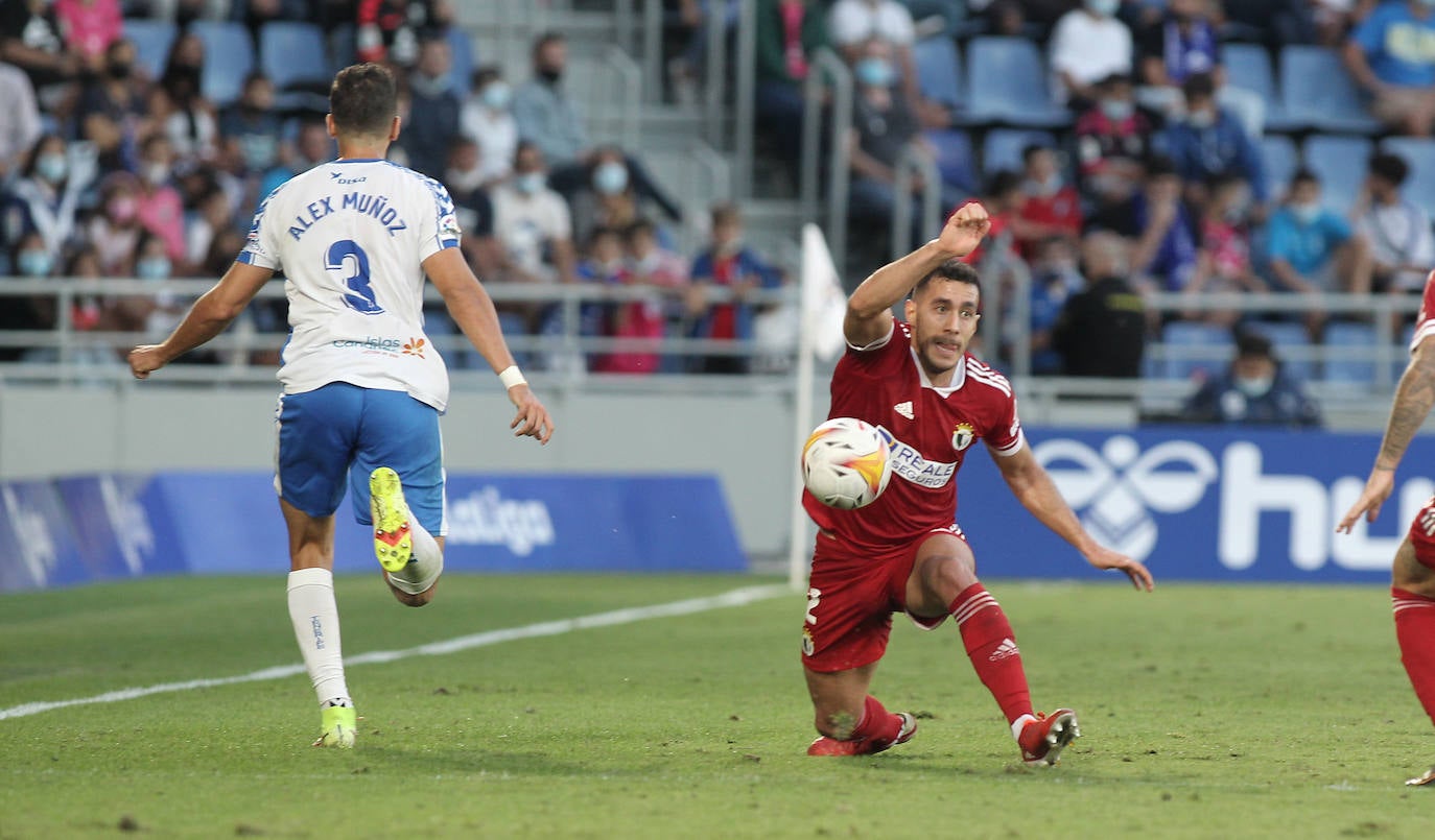 Fotos: El CD Tenerife golea al Burgos CF