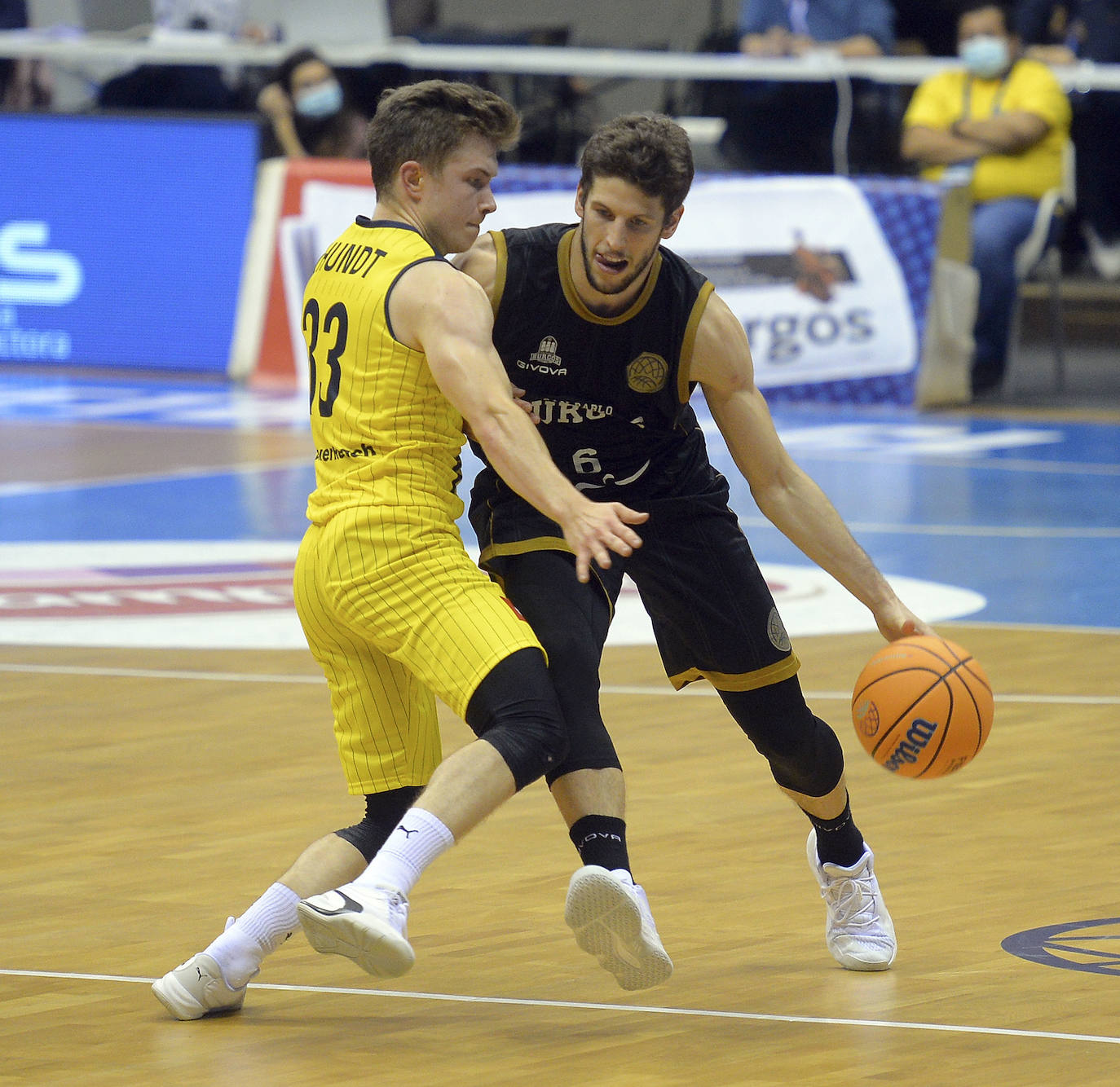 Los de Tabak suman la victoria en la Champions ante el conjunto alemán.