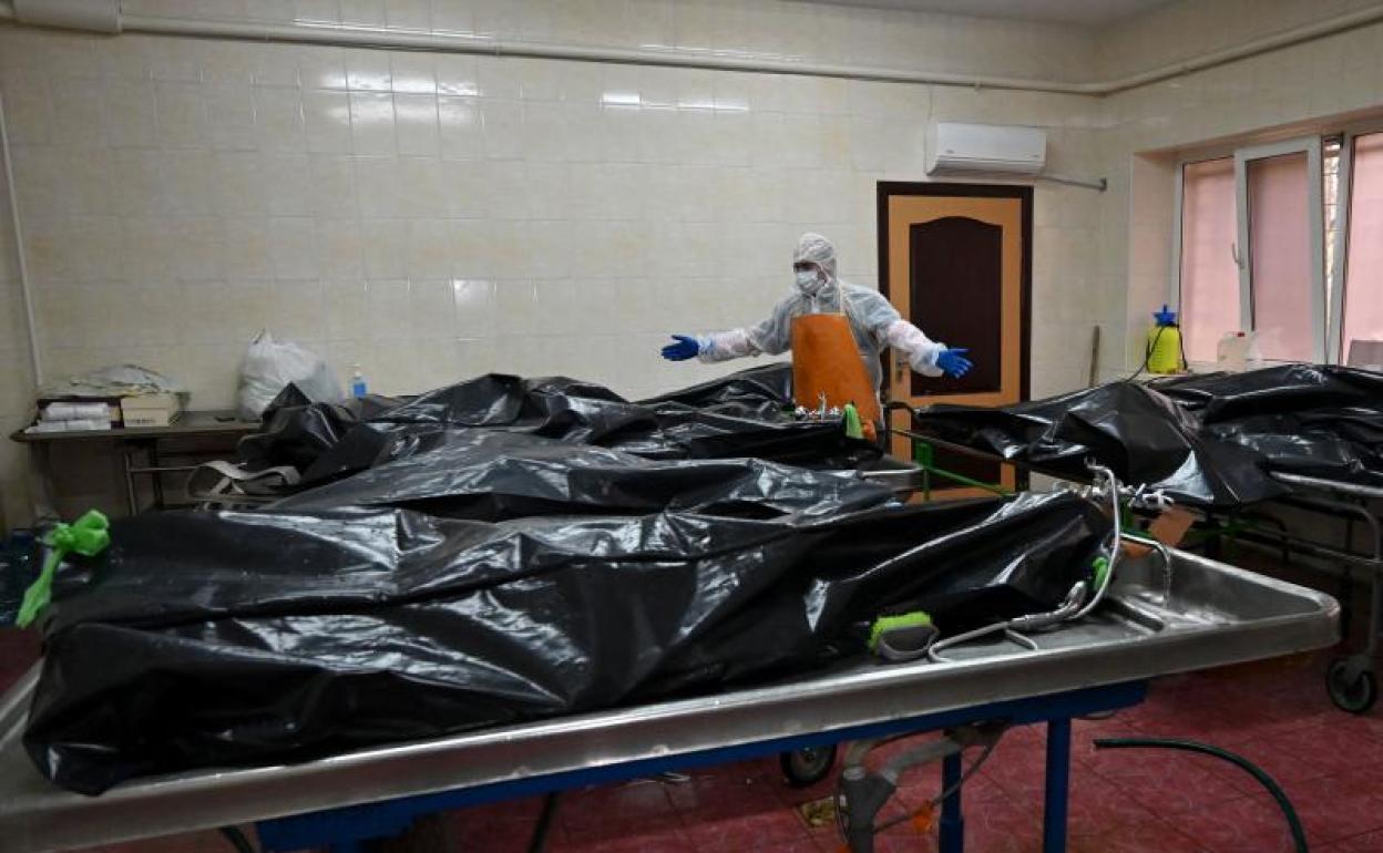 Morgue con fallecidos por coronavirus en Kiev. 