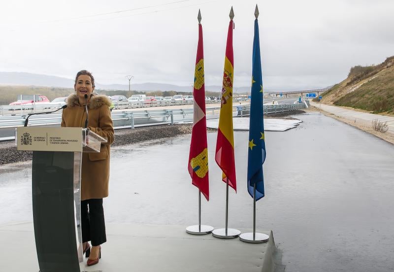 Fotos: La ministra Raquel Sánchez inaugura el nuevo tramo de la A-73